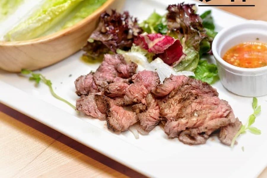 Thai grilled beef salad